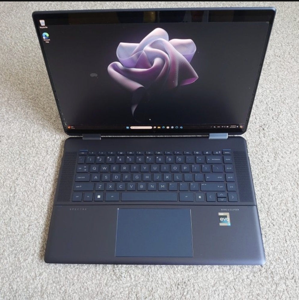 HP-Spectre 2-in-1 16" 3K+Touch-Screen Laptop-Intel Ev-Core i7-16GB Memory 512 GB - Picture 7 of 13